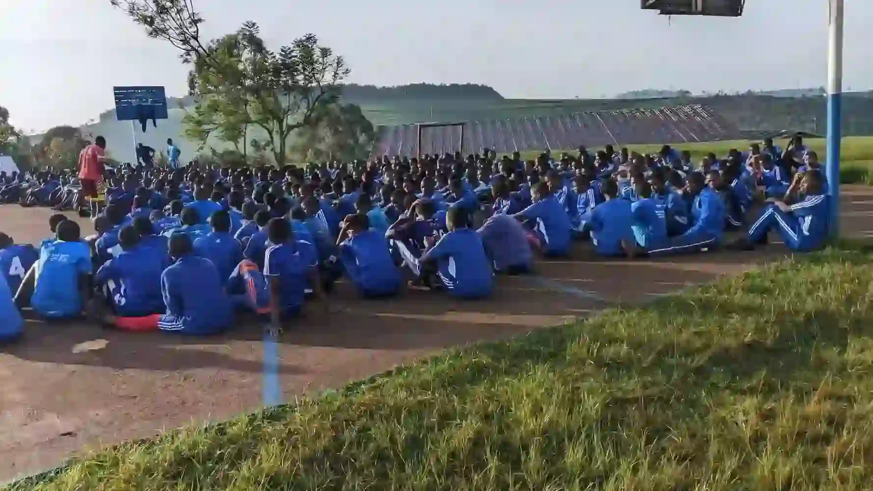 Abanyeshuri bari gukora siporo nziza yo kubafasha